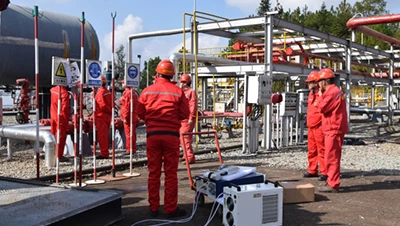 Applikazzjoni tat-Teknoloġija tat-Tindif tal-Laser fl-Għelieqi taż-Żejt